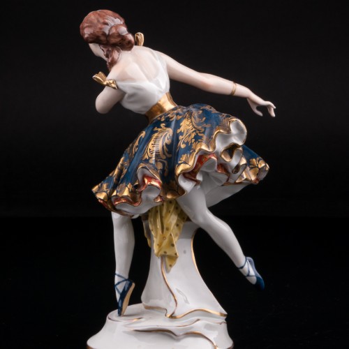 Танцующая девушка в синем платье, Volkstedt, Германия, кон. 19 - нач. 20 вв