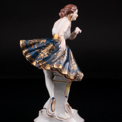 Танцующая девушка в синем платье, Volkstedt, Германия, кон. 19 - нач. 20 вв