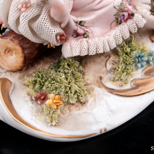 Дети на качелях, кружевная, Capodimonte, Италия, вт. пол. 20 в