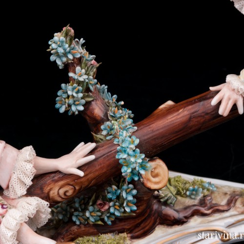 Дети на качелях, кружевная, Capodimonte, Италия, вт. пол. 20 в