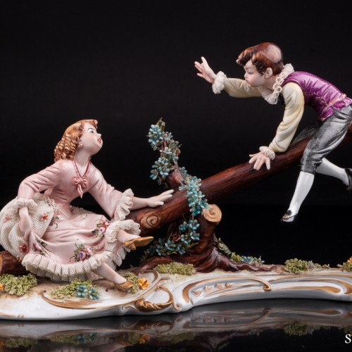 Дети на качелях, кружевная, Capodimonte, Италия, вт. пол. 20 в