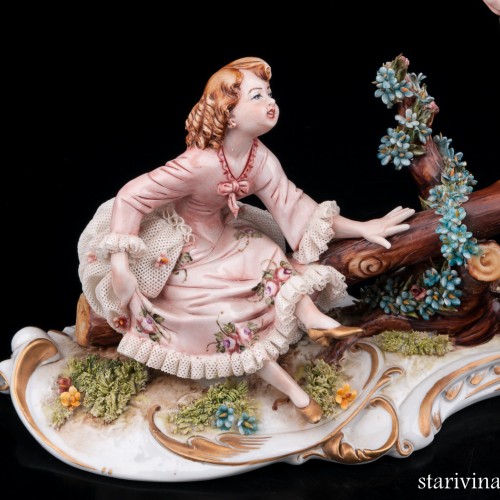 Дети на качелях, кружевная, Capodimonte, Италия, вт. пол. 20 в