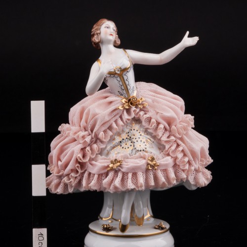 Девушка в розовом платье, кружевная, Muller & Co, Германия, нач. 20 в