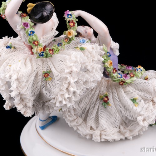 Две танцующие девушки, кружевные, Volkstedt, Германия, кон. 19 - нач. 20 вв