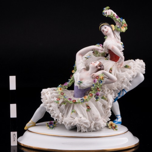 Две танцующие девушки, кружевные, Volkstedt, Германия, кон. 19 - нач. 20 вв