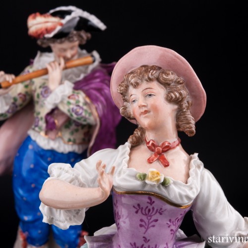 Пара исполняющая песню, Sitzendorf, Германия, сер. 20 в