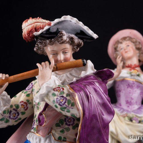 Пара исполняющая песню, Sitzendorf, Германия, сер. 20 в