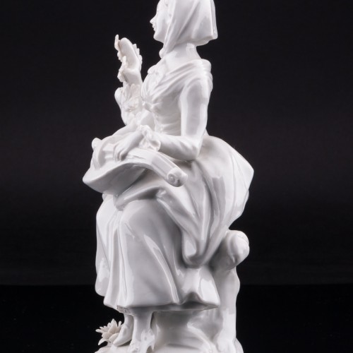 Фарфорвая статуэтка Девушка с колесной лирой, Дрезден, Германия, пер. пол. 20 в.