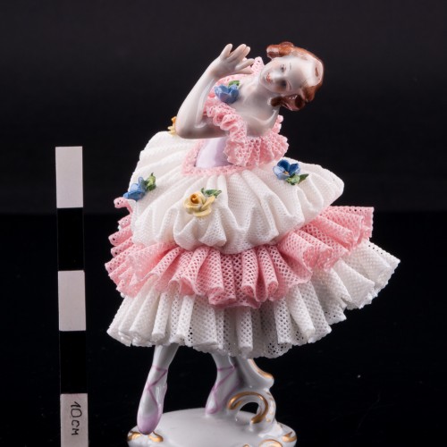 Танцовщица в розовом платье, кружевная, Volkstedt, Германия, вт. пол. 20 в