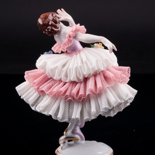 Танцовщица в розовом платье, кружевная, Volkstedt, Германия, вт. пол. 20 в