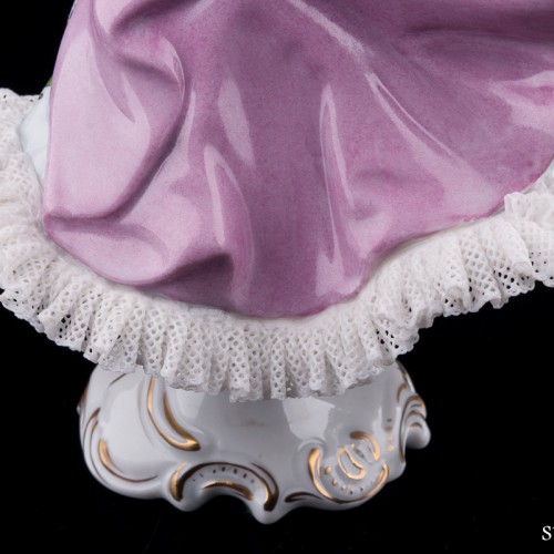 Девушка в шляпке с веером, кружевная, Volkstedt, Германия, вт. пол. 20 в