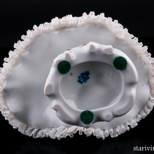 Девушка в шляпке с веером, кружевная, Volkstedt, Германия, вт. пол. 20 в