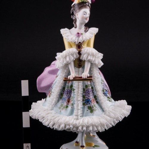 Девушка в шляпке с веером, кружевная, Volkstedt, Германия, вт. пол. 20 в