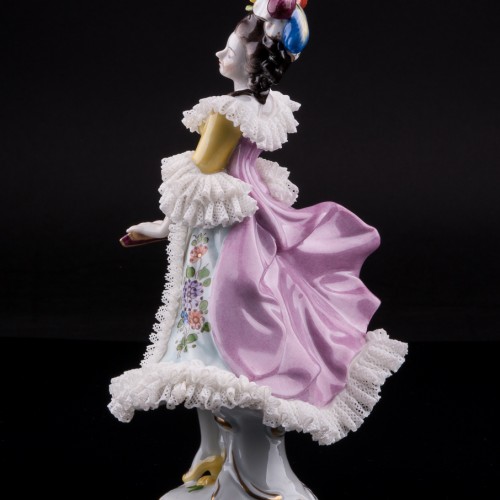 Девушка в шляпке с веером, кружевная, Volkstedt, Германия, вт. пол. 20 в