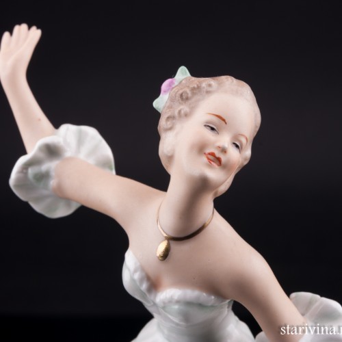 Девушка с раскинутыми руками, Wallendorf, Германия, 1960 гг