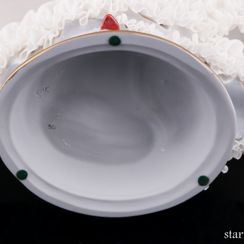 Девушка в желтом платье с шарфом, кружевная, Volkstedt, Германия, вт. пол. 20 в