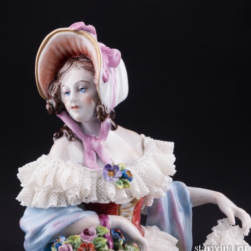 Девушка в желтом платье с шарфом, кружевная, Volkstedt, Германия, вт. пол. 20 в