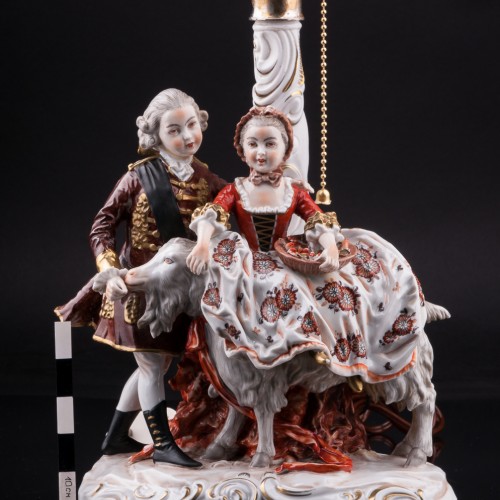 Композиция из фарфора Пара с козлом, лампа, Дрезден, Германия, 1960 гг.