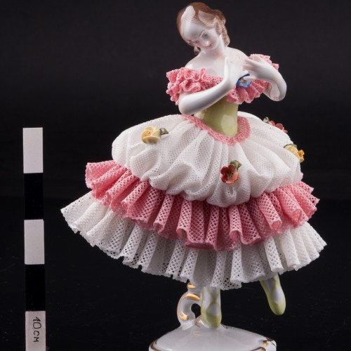Танцовщица в розовом платье, кружевная, Volkstedt, Германия, вт. пол. 20 в
