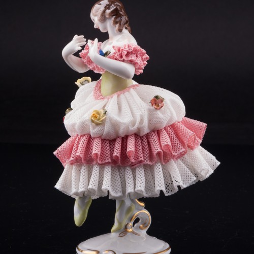 Танцовщица в розовом платье, кружевная, Volkstedt, Германия, вт. пол. 20 в