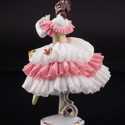 Танцовщица в розовом платье, кружевная, Volkstedt, Германия, вт. пол. 20 в