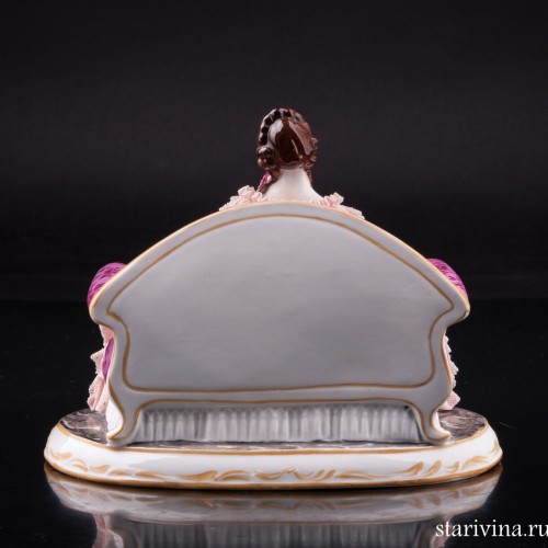 Дама с веером и букетом цветов на диване, кружевная, Muller & Co, Германия, нач. 20 в