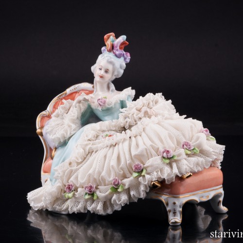 Дама на козетке, кружевная, Volkstedt, Германия, вт. пол. 20 в