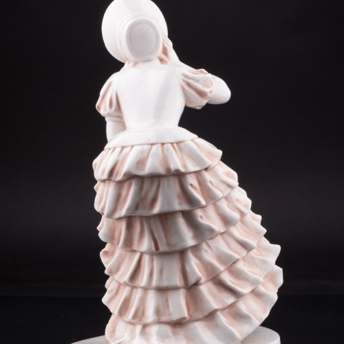 Девушка с букетом роз на ветру, Франция, кон. 19 в