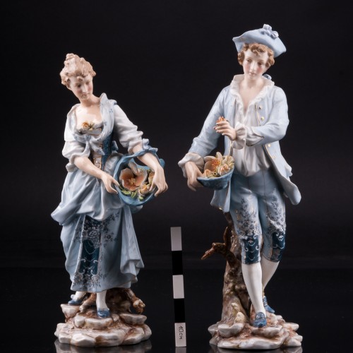 Пара с цветами, Volkstedt, Германия, 19 в