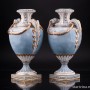 Две голубые вазы с гирляндами и факелами, Sitzendorf, Германия, кон. 19 в