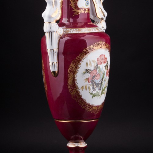 Фарфоровая Ваза Красная ваза Бабочки, Франция, сер. 20 в.
