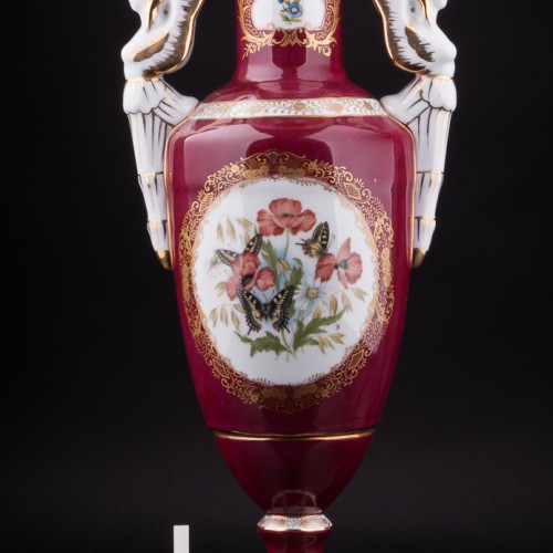 Фарфоровая Ваза Красная ваза Бабочки, Франция, сер. 20 в.
