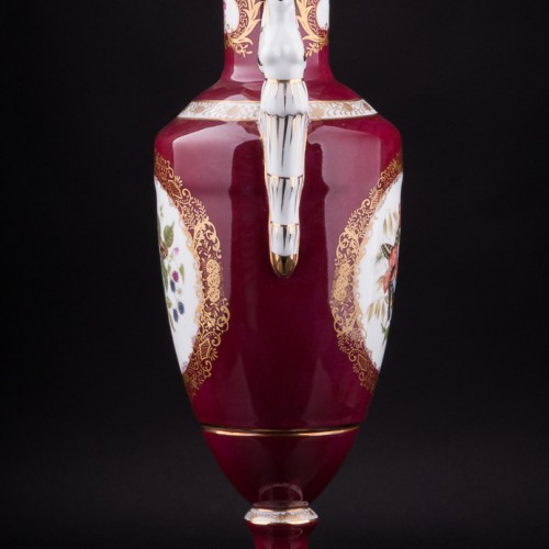 Фарфоровая Ваза Красная ваза Бабочки, Франция, сер. 20 в.