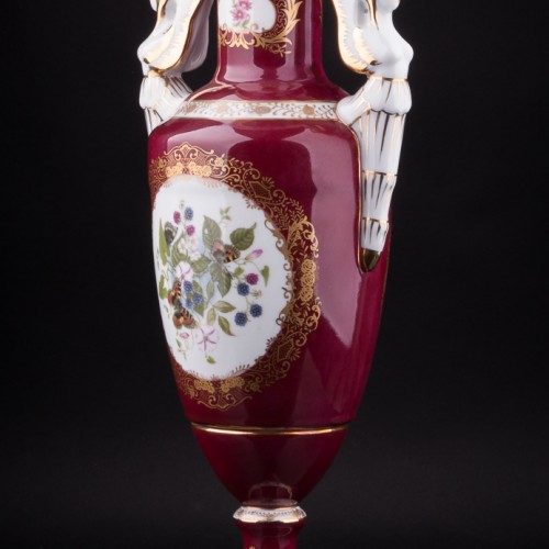 Фарфоровая Ваза Красная ваза Бабочки, Франция, сер. 20 в.