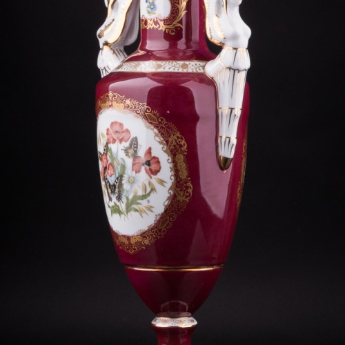 Фарфоровая Ваза Красная ваза Бабочки, Франция, сер. 20 в.