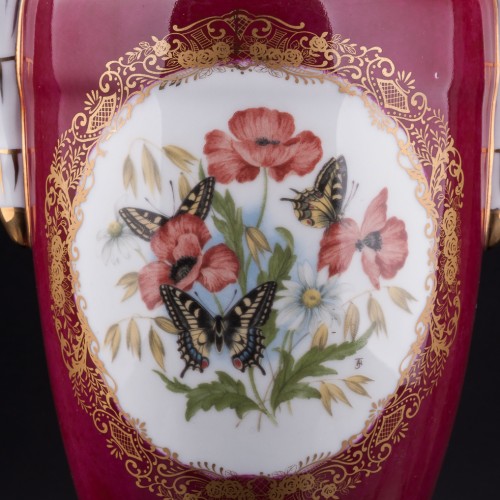 Фарфоровая Ваза Красная ваза Бабочки, Франция, сер. 20 в.