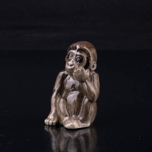Фигурка обезьяны из фарфора Детеныш гориллы, миниатюра, Hutschenreuther, Германия.