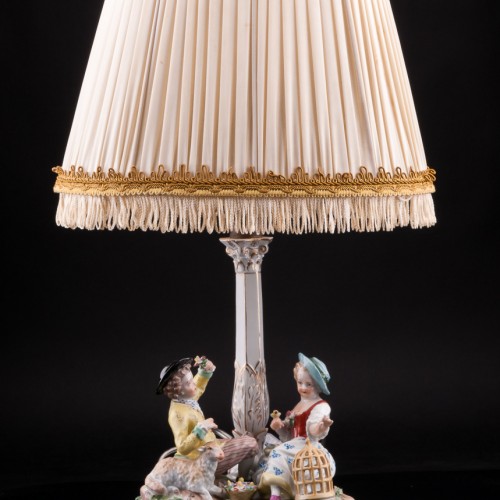 Дети с овечкой и птичьей клеткой, настольная лампа, Carl Thieme, Германия, нач. 20 в
