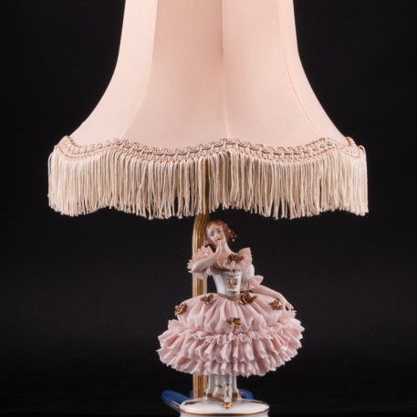 Танцовщица в розовом, кружевная, настольная лампа, Muller & Co, Германия, нач. 20 в