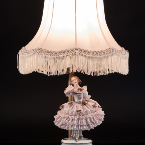 Танцовщица в розовом, кружевная, настольная лампа, Muller & Co, Германия, нач. 20 в
