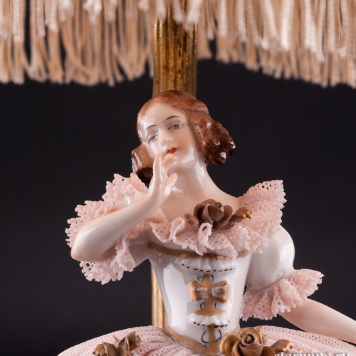 Танцовщица в розовом, кружевная, настольная лампа, Muller & Co, Германия, нач. 20 в