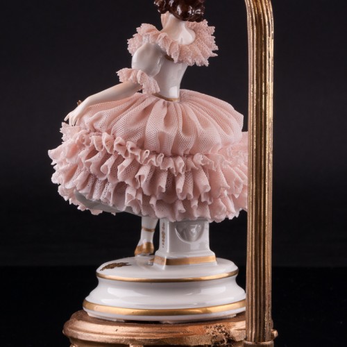 Танцовщица в розовом, кружевная, настольная лампа, Muller & Co, Германия, нач. 20 в