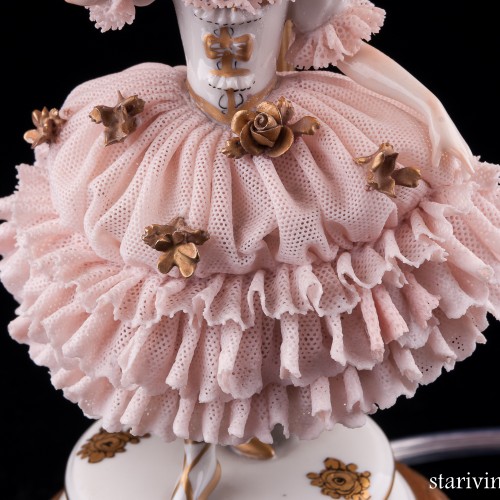 Танцовщица в розовом, кружевная, настольная лампа, Muller & Co, Германия, нач. 20 в