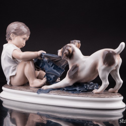 Мальчик с собакой, Dahl Jensen, Дания