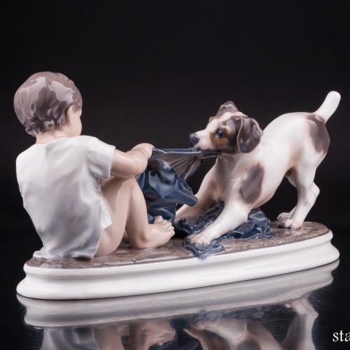 Мальчик с собакой, Dahl Jensen, Дания