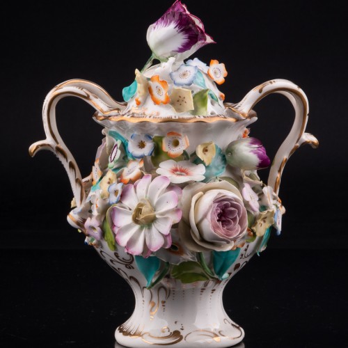 Ваза с цветочным орнаментом и крышкой, Coalport, Великобритания, кон. 19 - нач. 20 вв