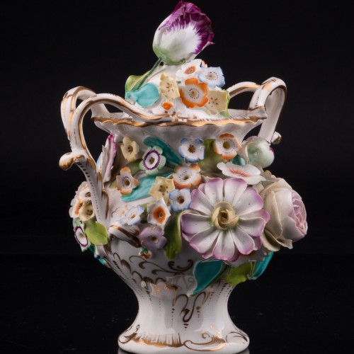 Ваза с цветочным орнаментом и крышкой, Coalport, Великобритания, кон. 19 - нач. 20 вв