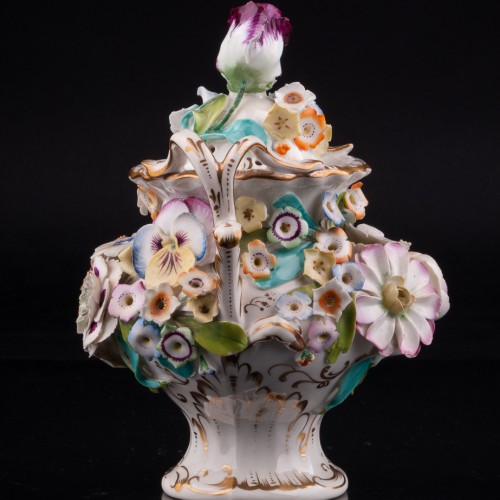 Ваза с цветочным орнаментом и крышкой, Coalport, Великобритания, кон. 19 - нач. 20 вв