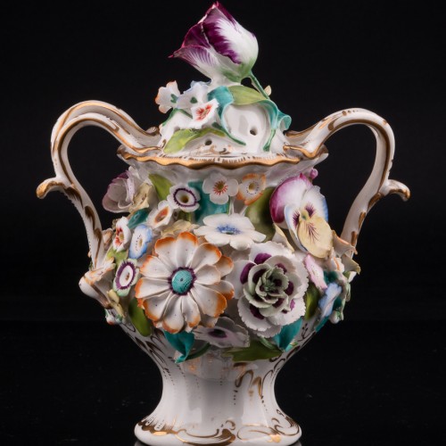 Ваза с цветочным орнаментом и крышкой, Coalport, Великобритания, кон. 19 - нач. 20 вв