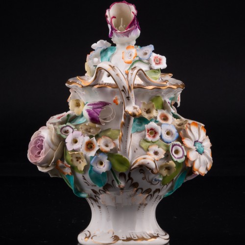 Ваза с цветочным орнаментом и крышкой, Coalport, Великобритания, кон. 19 - нач. 20 вв